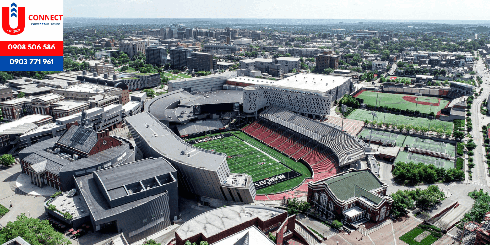 Ochiq havoda rus talabalari bilan uy qurilishi porno partiyasi